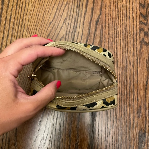 Tory Burch small leopard pouch/cosmetic bag - Picture 5 of 5